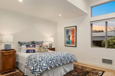 3743 W Commodore Way , Seattle, WA 98199 - Photo 23