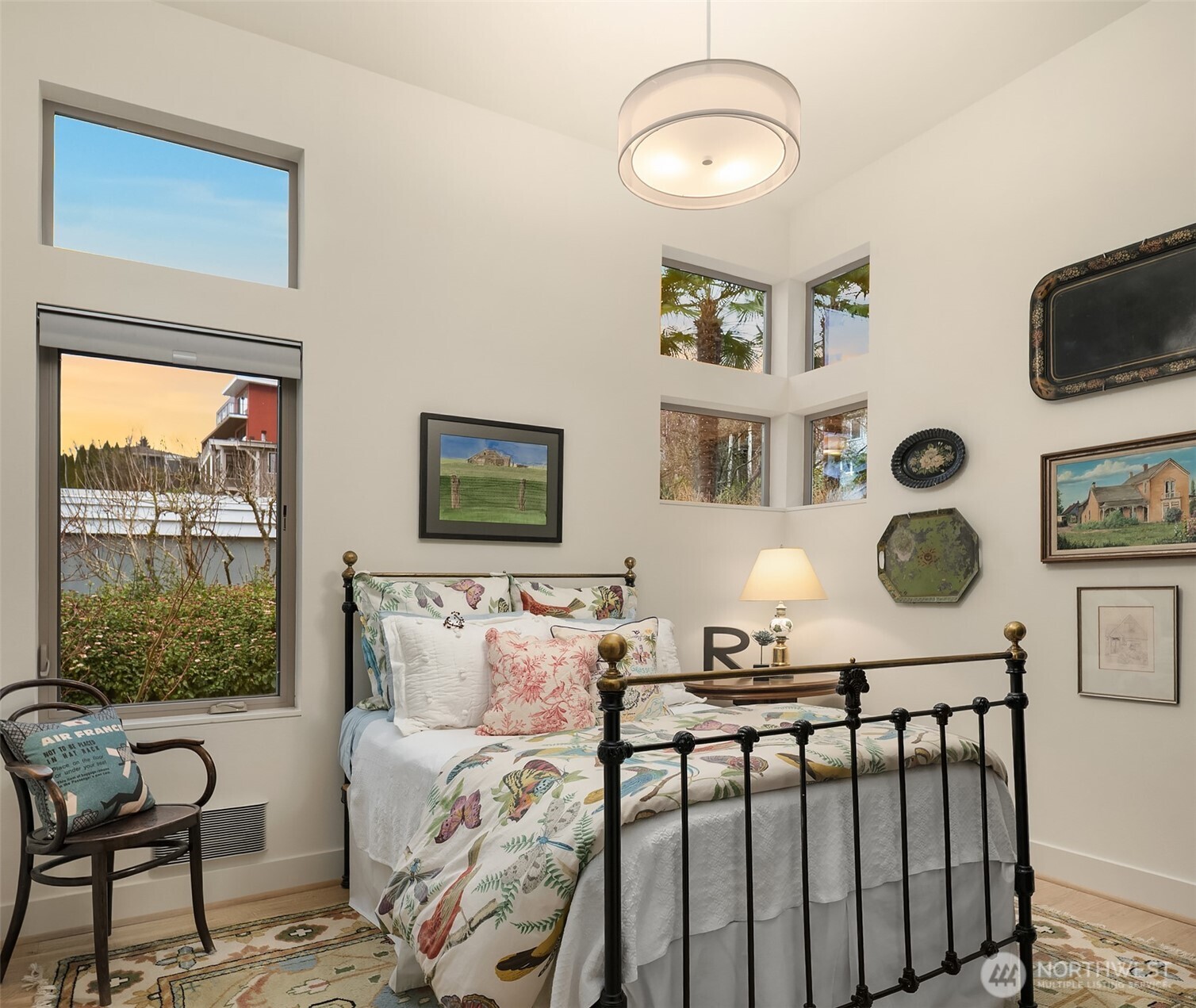 3743 W Commodore Way , Seattle, WA 98199