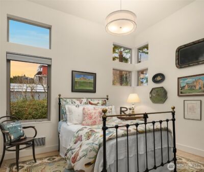 3743 W Commodore Way , Seattle, WA 98199 - Photo 24