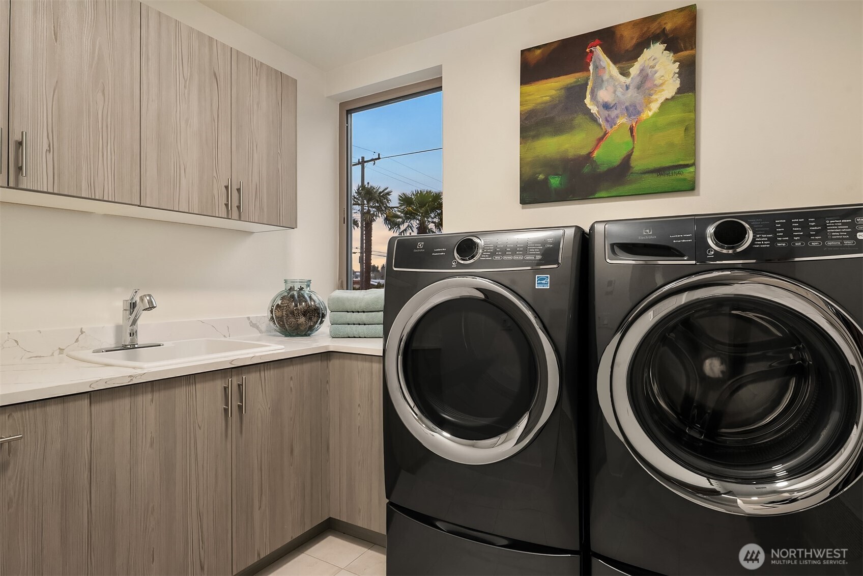 3743 W Commodore Way , Seattle, WA 98199