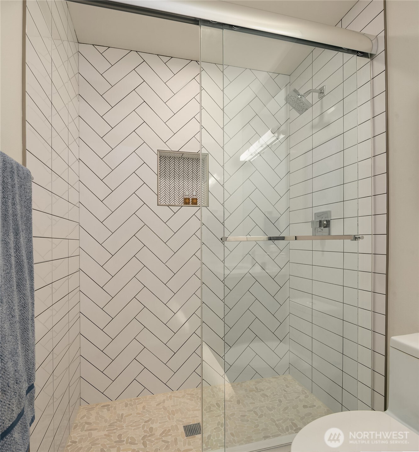 3743 W Commodore Way , Seattle, WA 98199