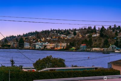 3743 W Commodore Way , Seattle, WA 98199 - Photo 37