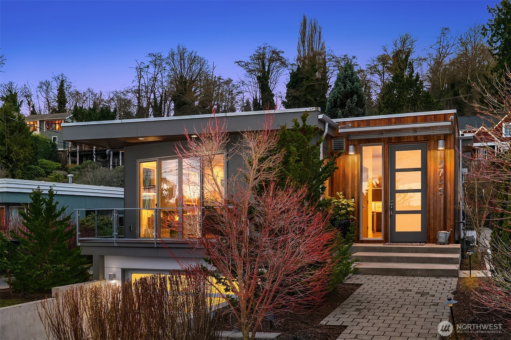 3743 W Commodore Way , Seattle, WA 98199