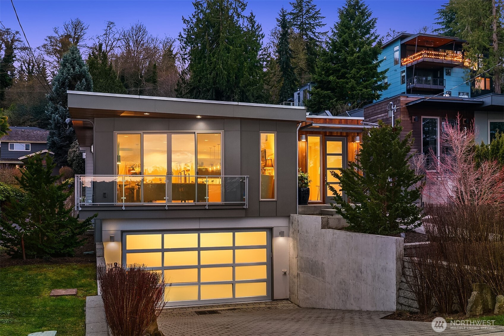 3743 W Commodore Way , Seattle, WA 98199