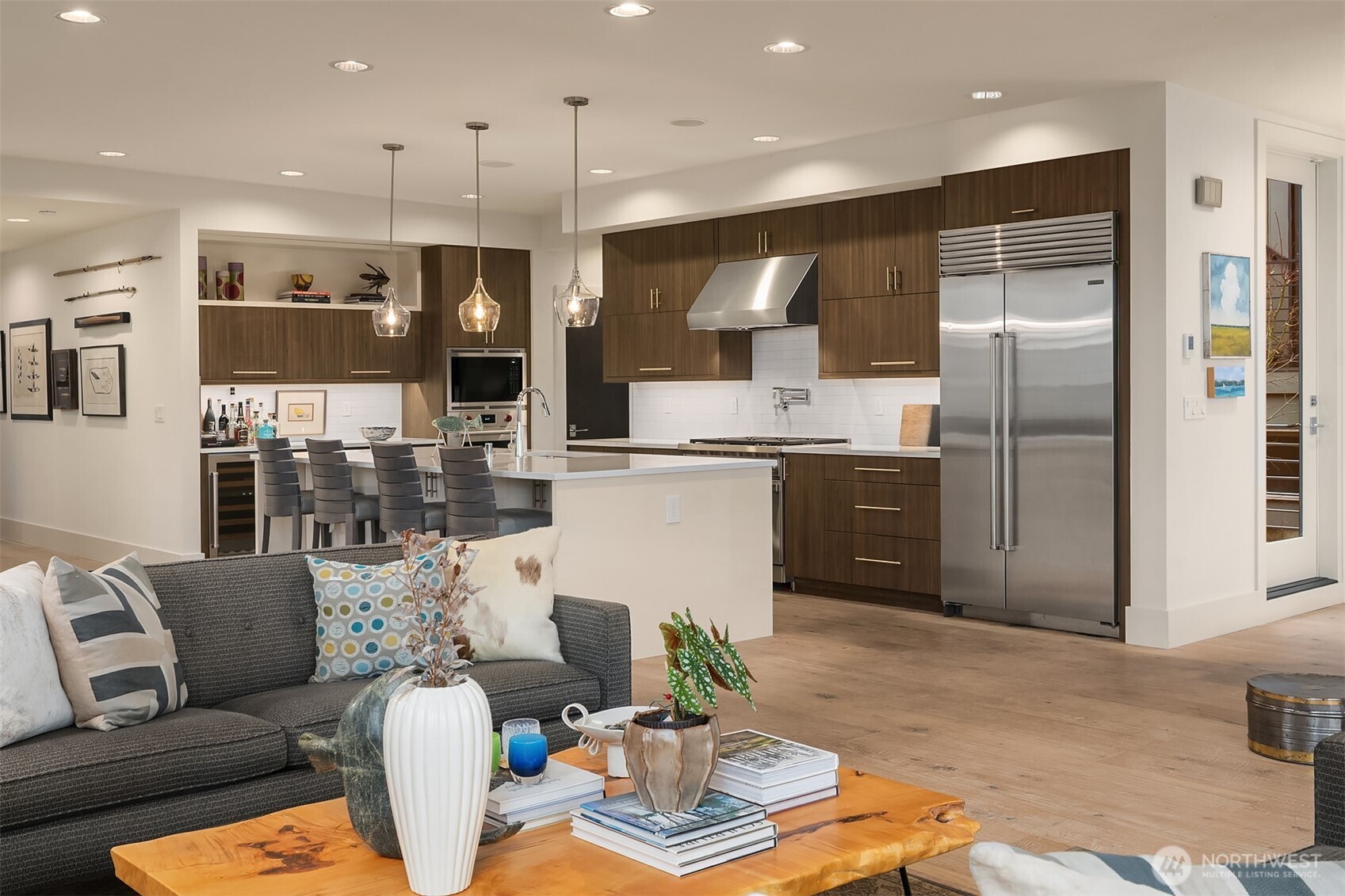 3743 W Commodore Way , Seattle, WA 98199