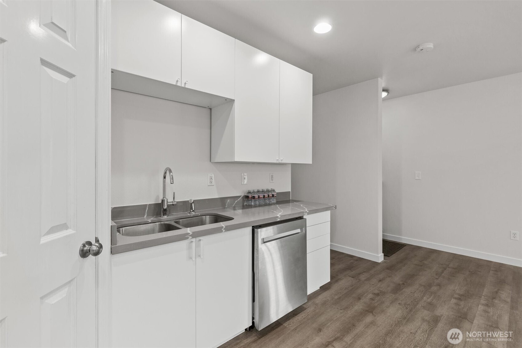 7023 16th Avenue SW, Seattle, WA 98106