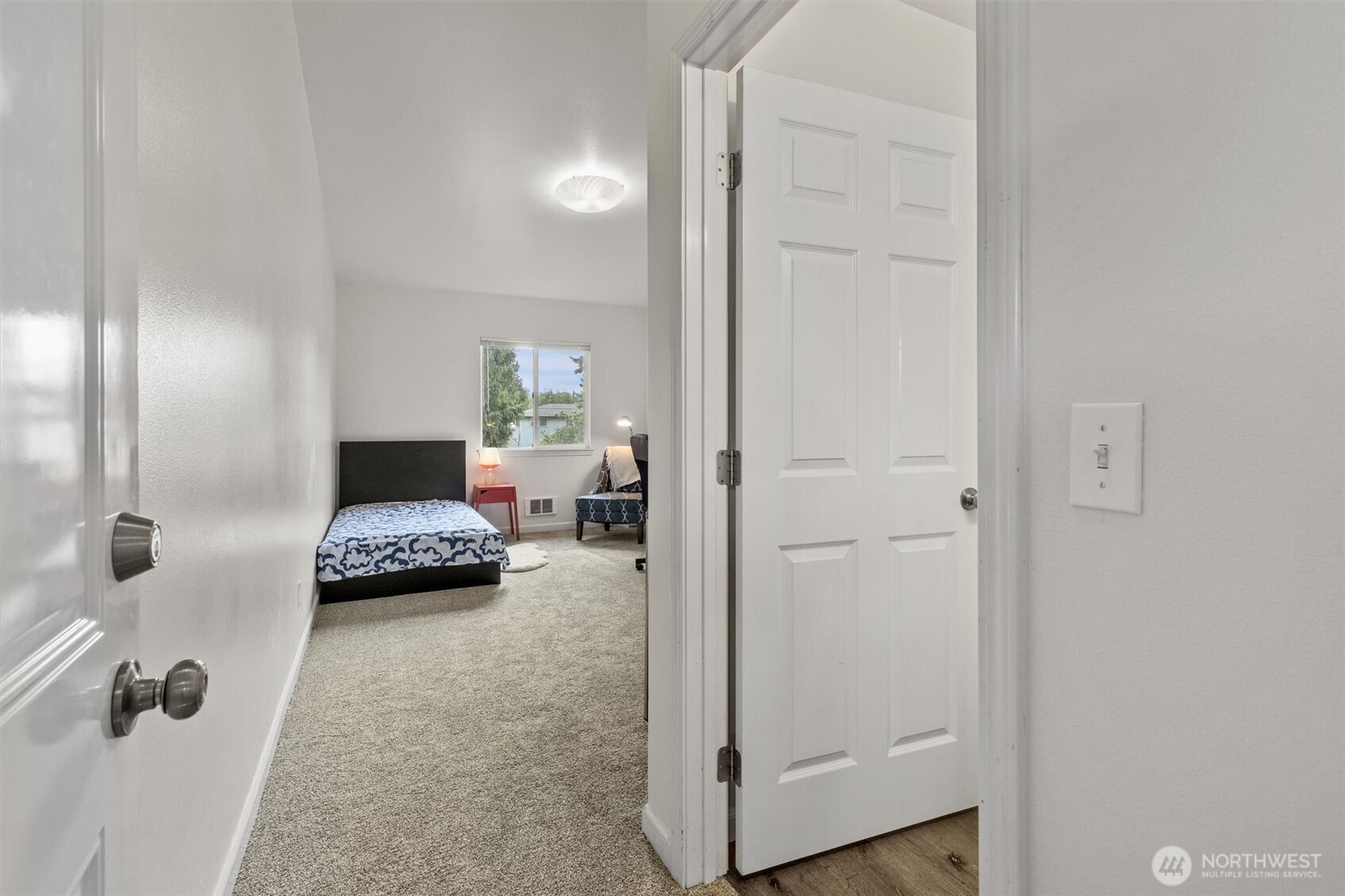 7023 16th Avenue SW, Seattle, WA 98106