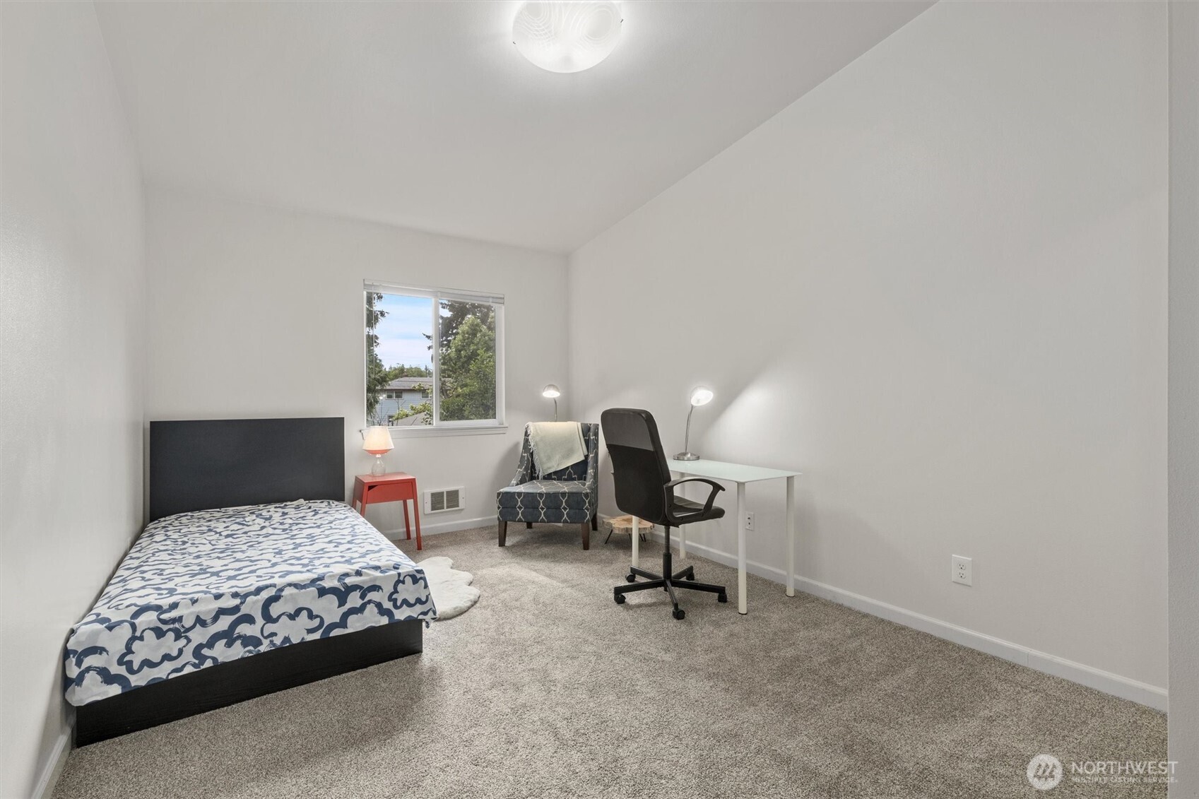 7023 16th Avenue SW, Seattle, WA 98106