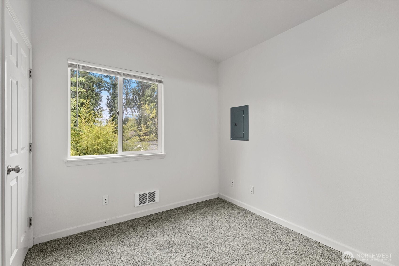 7023 16th Avenue SW, Seattle, WA 98106