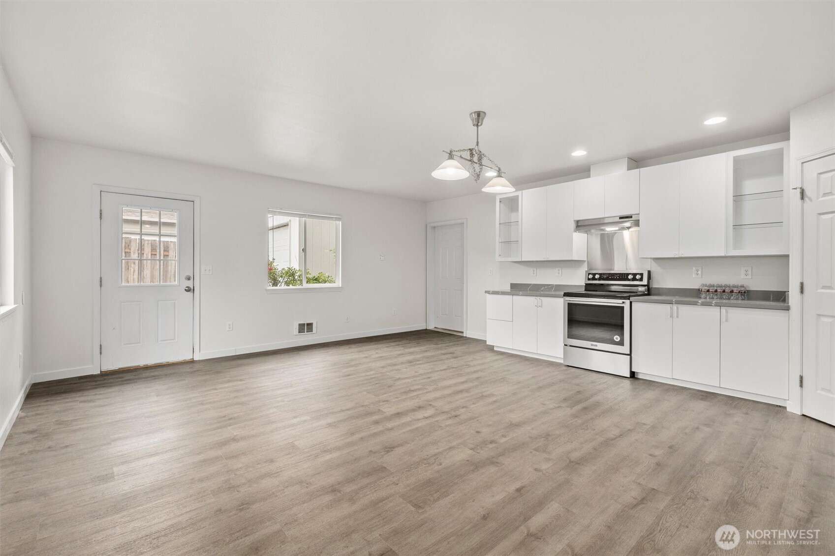 7023 16th Avenue SW, Seattle, WA 98106