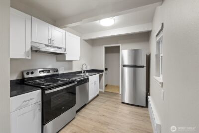 4811 S 252nd Place , Kent, WA 98032 - Photo 2