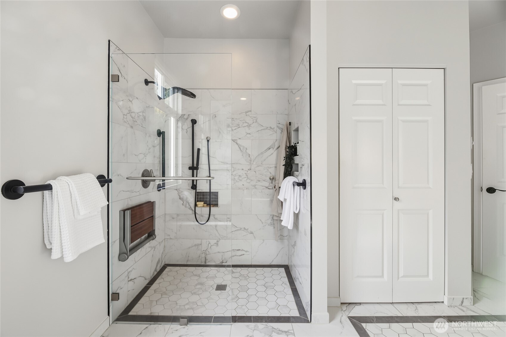 5064 Beach Drive SW, Seattle, WA 98136