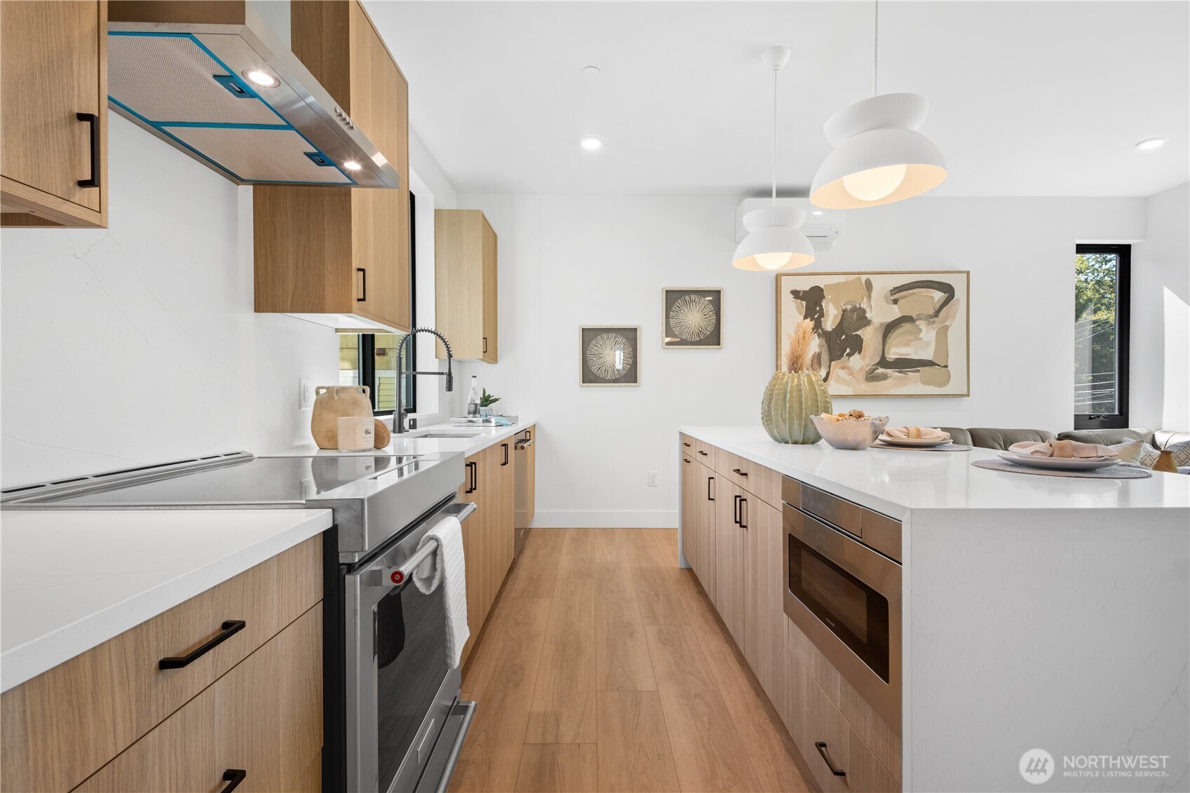 220 21st Avenue E, Seattle, WA 98112