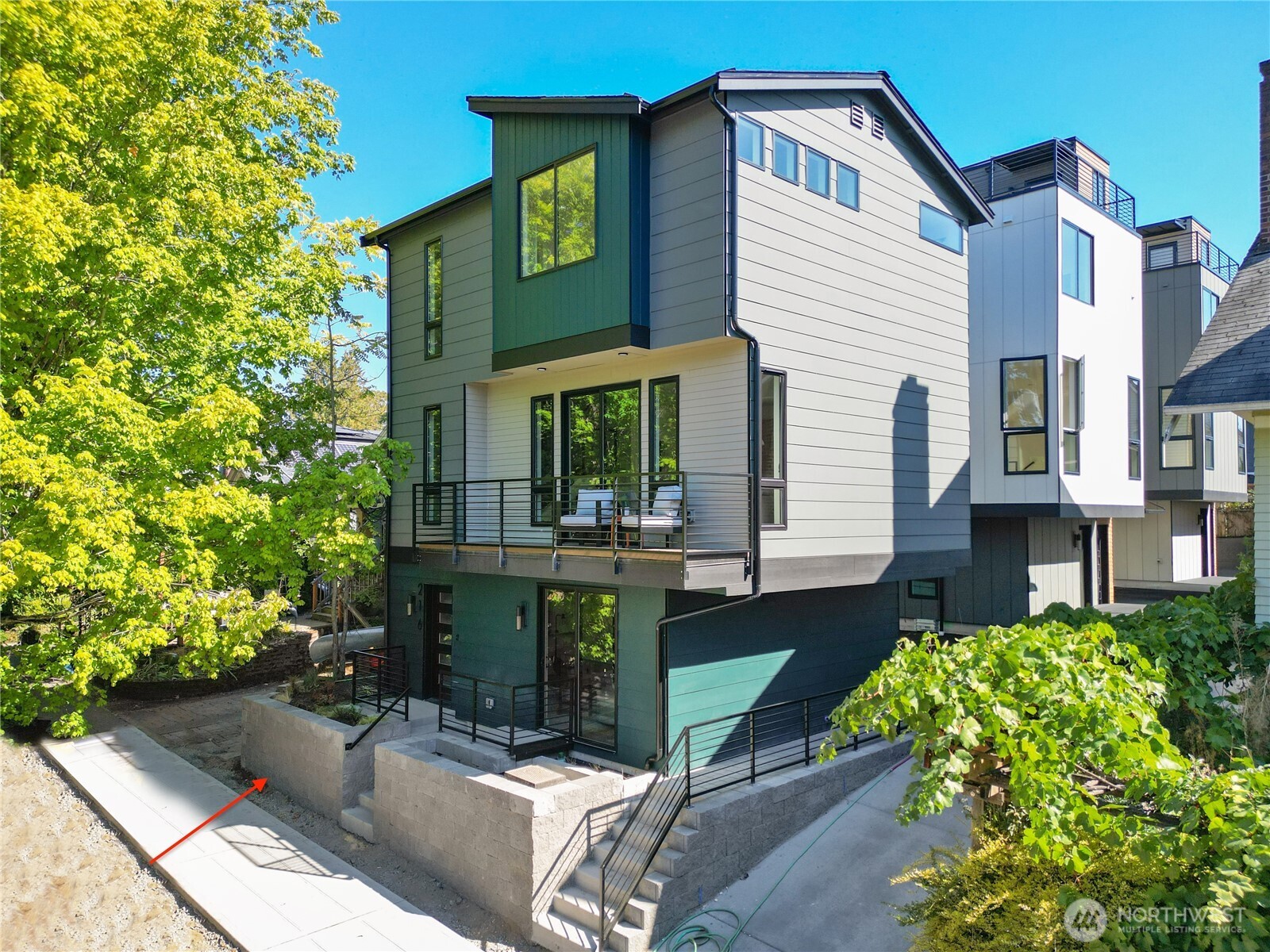 220 21st Avenue E, Seattle, WA 98112