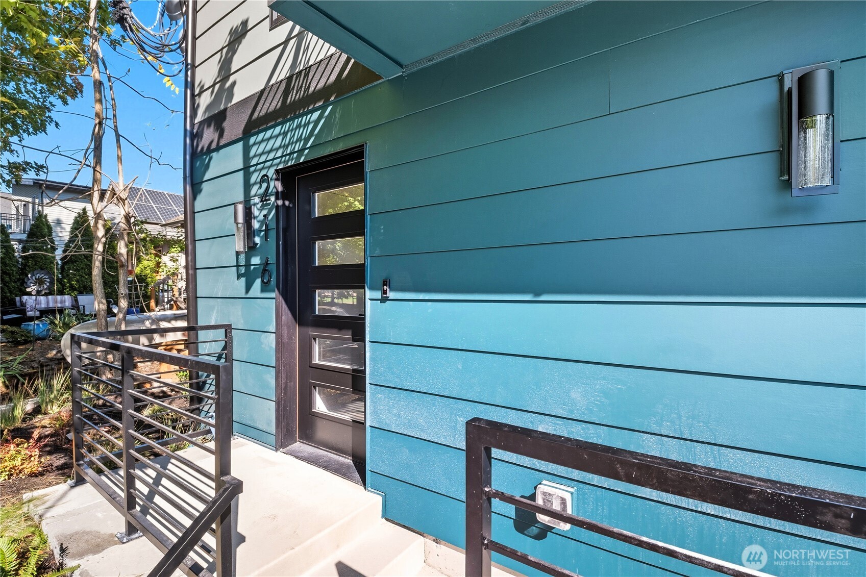 220 21st Avenue E, Seattle, WA 98112