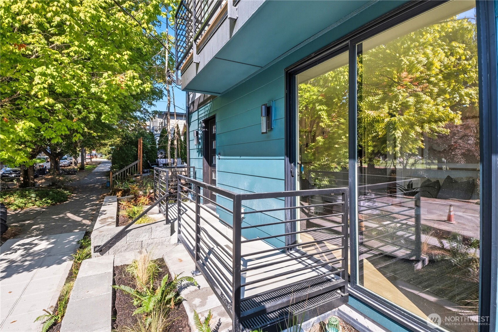 220 21st Avenue E, Seattle, WA 98112