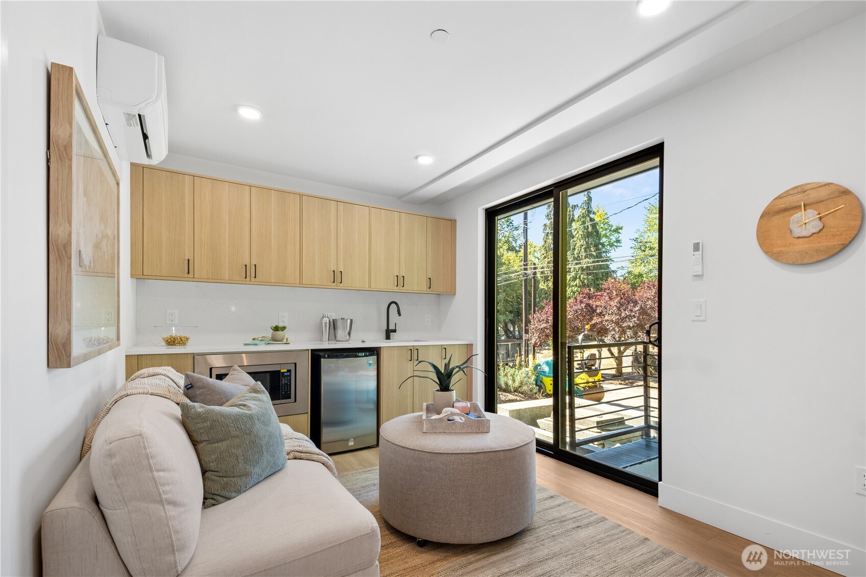 220 21st Avenue E, Seattle, WA 98112