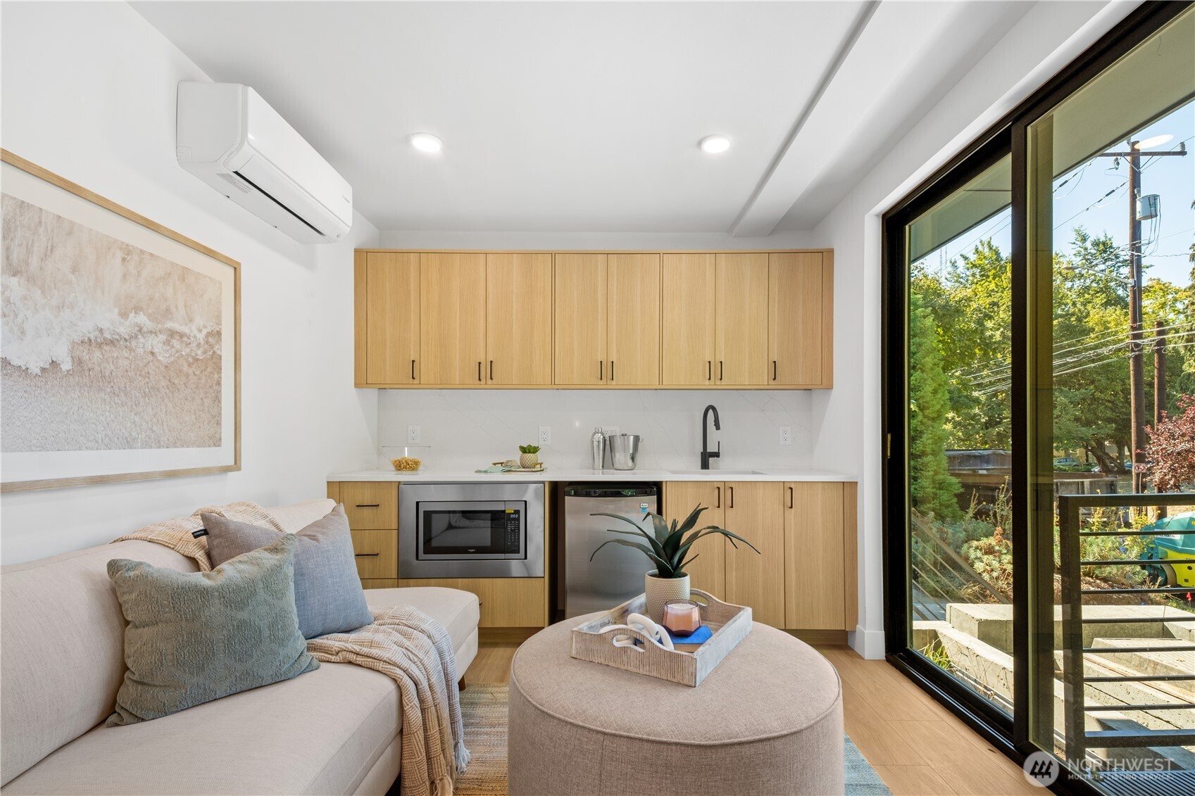 220 21st Avenue E, Seattle, WA 98112