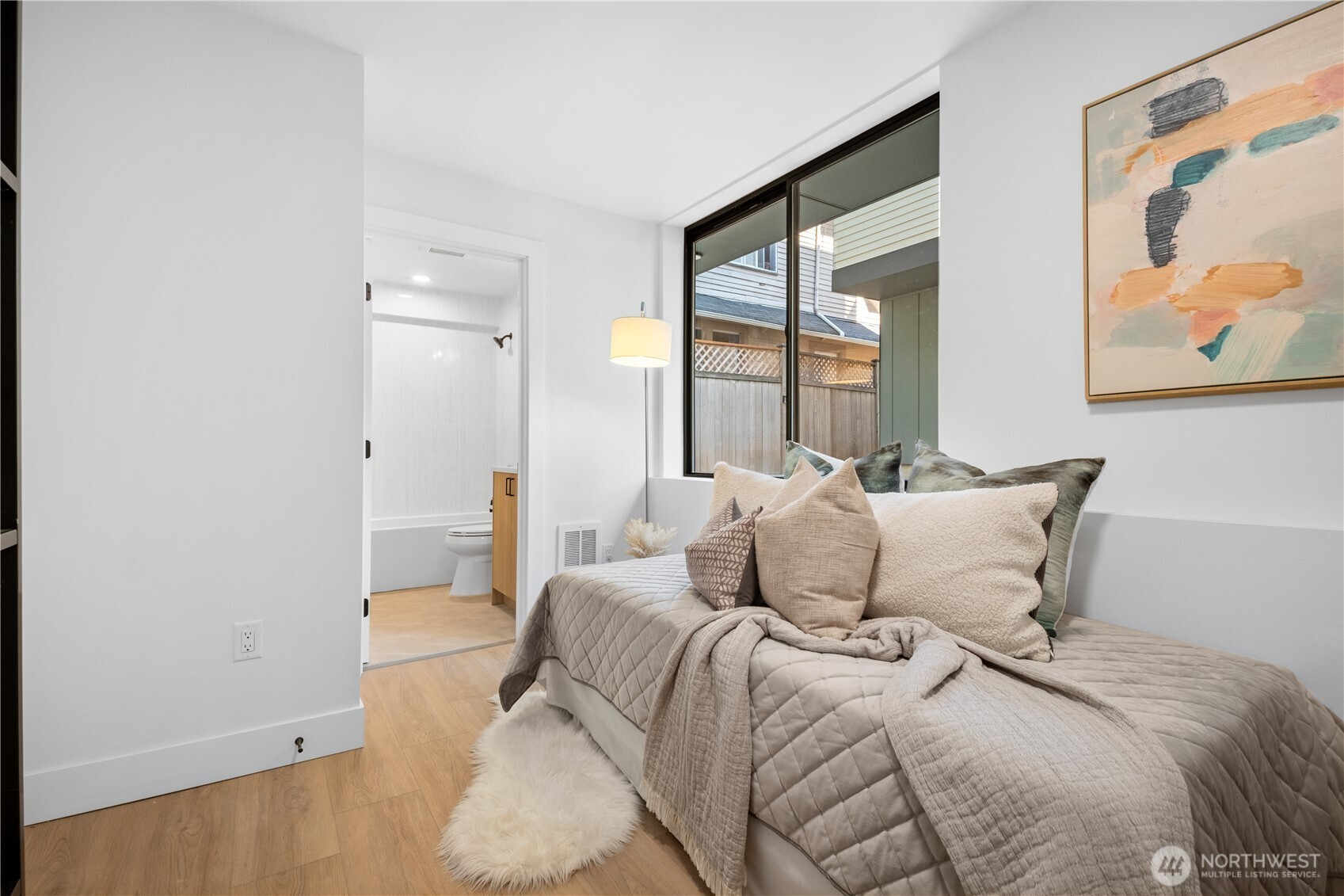 220 21st Avenue E, Seattle, WA 98112