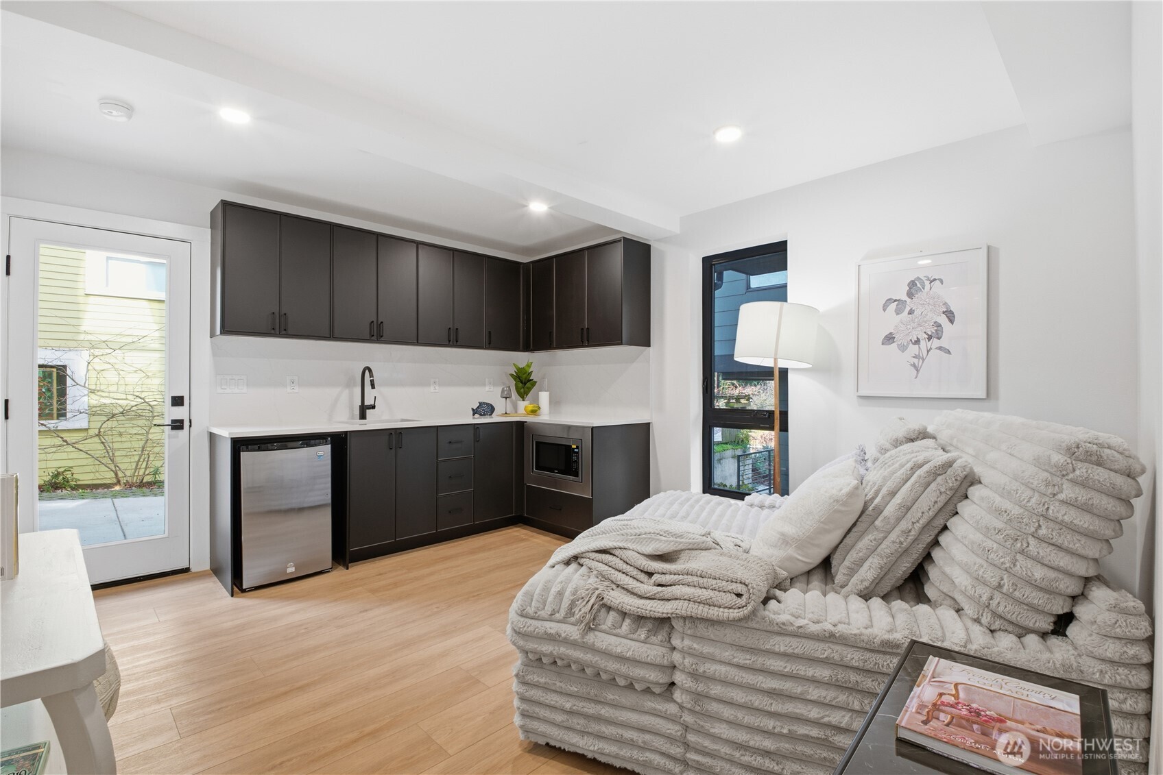 218 21st Avenue E, Seattle, WA 98112