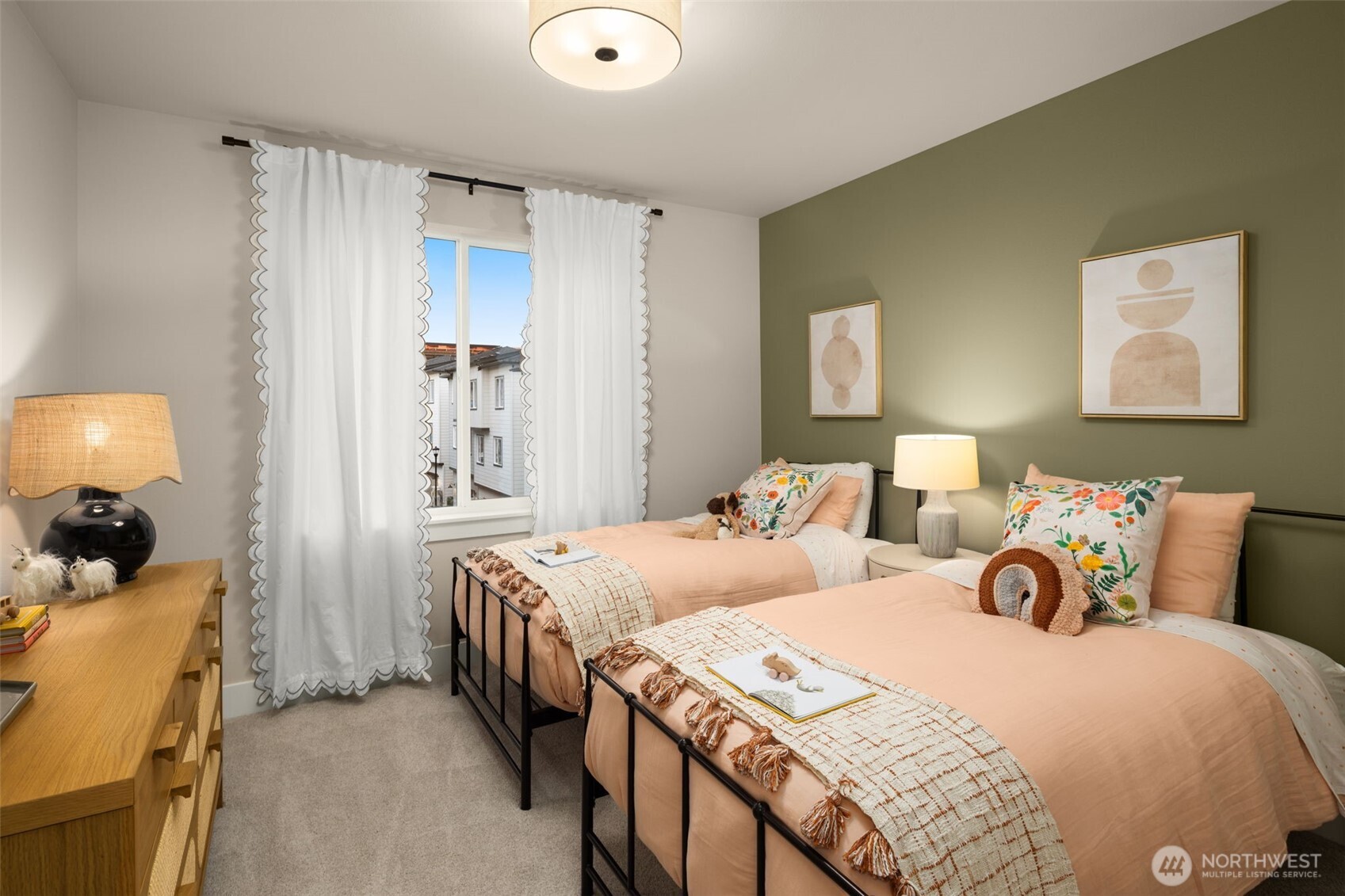 14306 149th Place NE #2, Woodinville, WA 98072