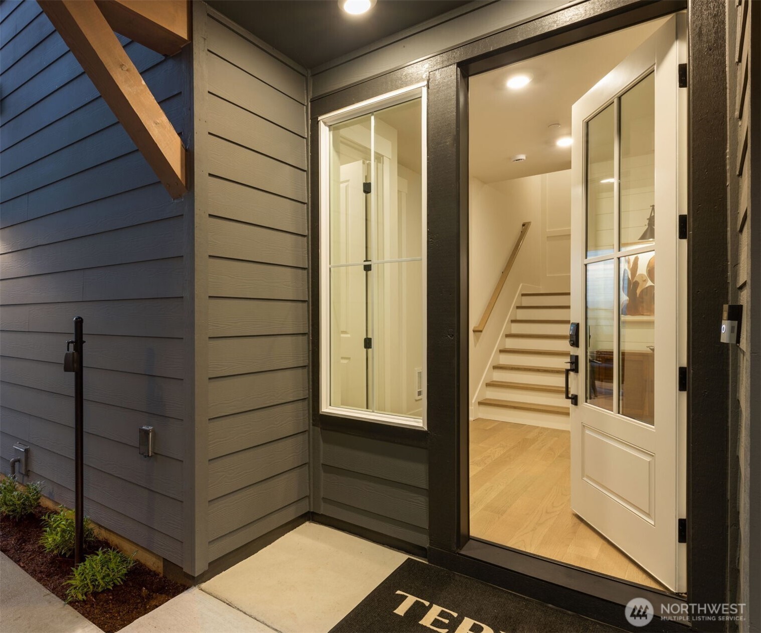 14306 149th Place NE #2, Woodinville, WA 98072