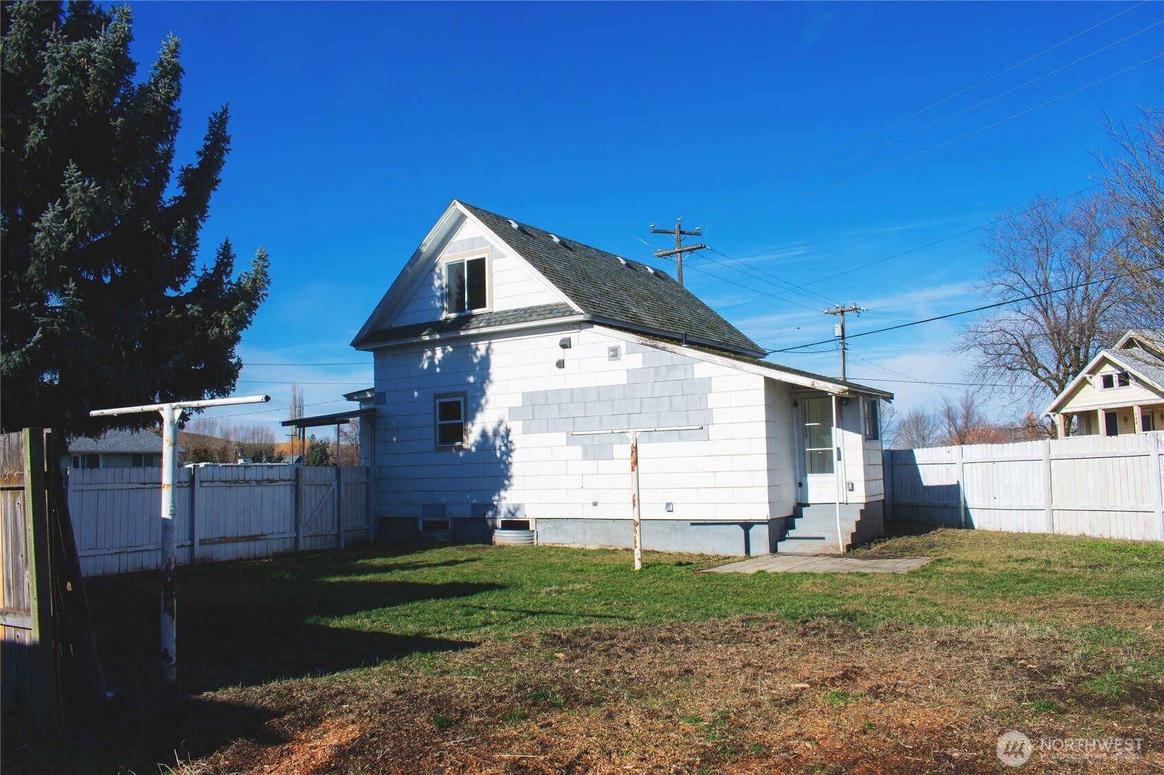 100 D Street , Endicott, WA 99125