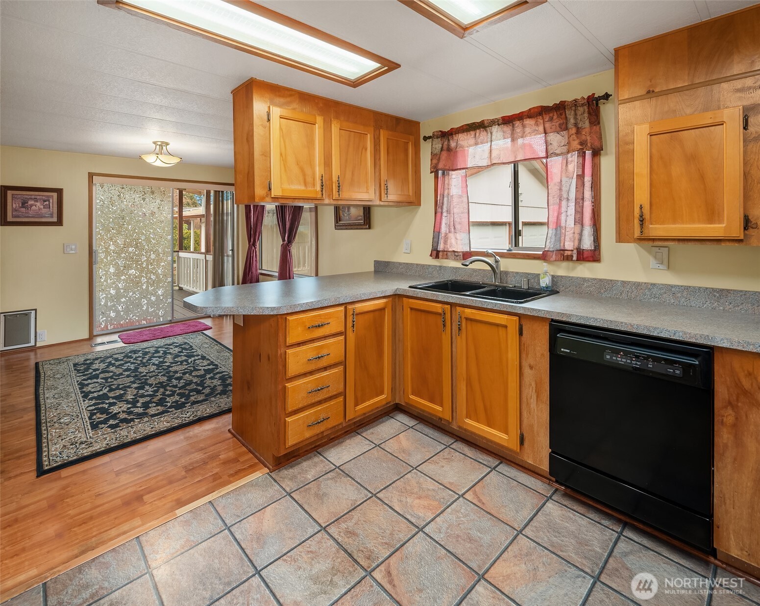 12223 125th Street E #101, Puyallup, WA 98374