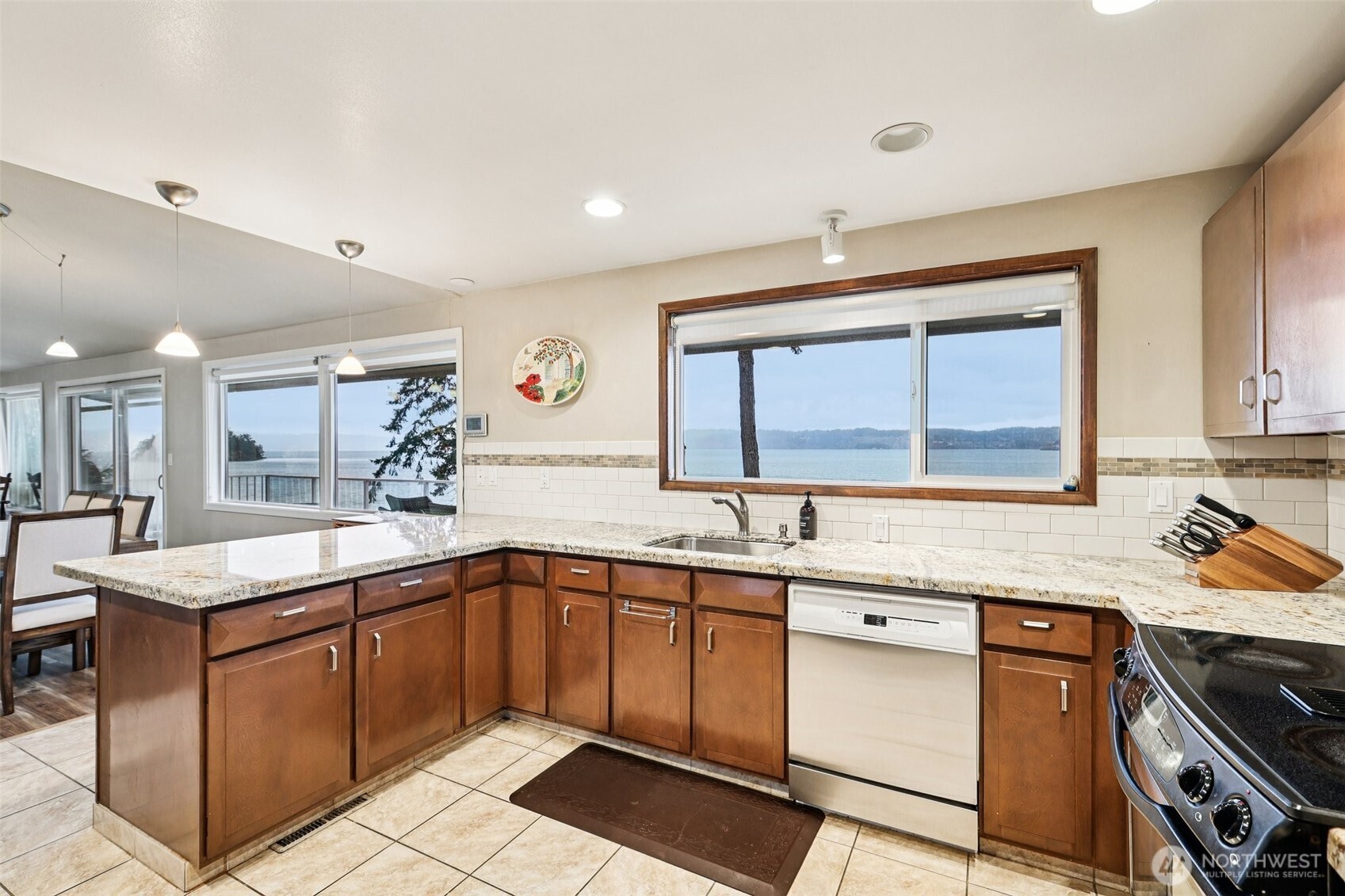 17340 Golden View Avenue , La Conner, WA 98257