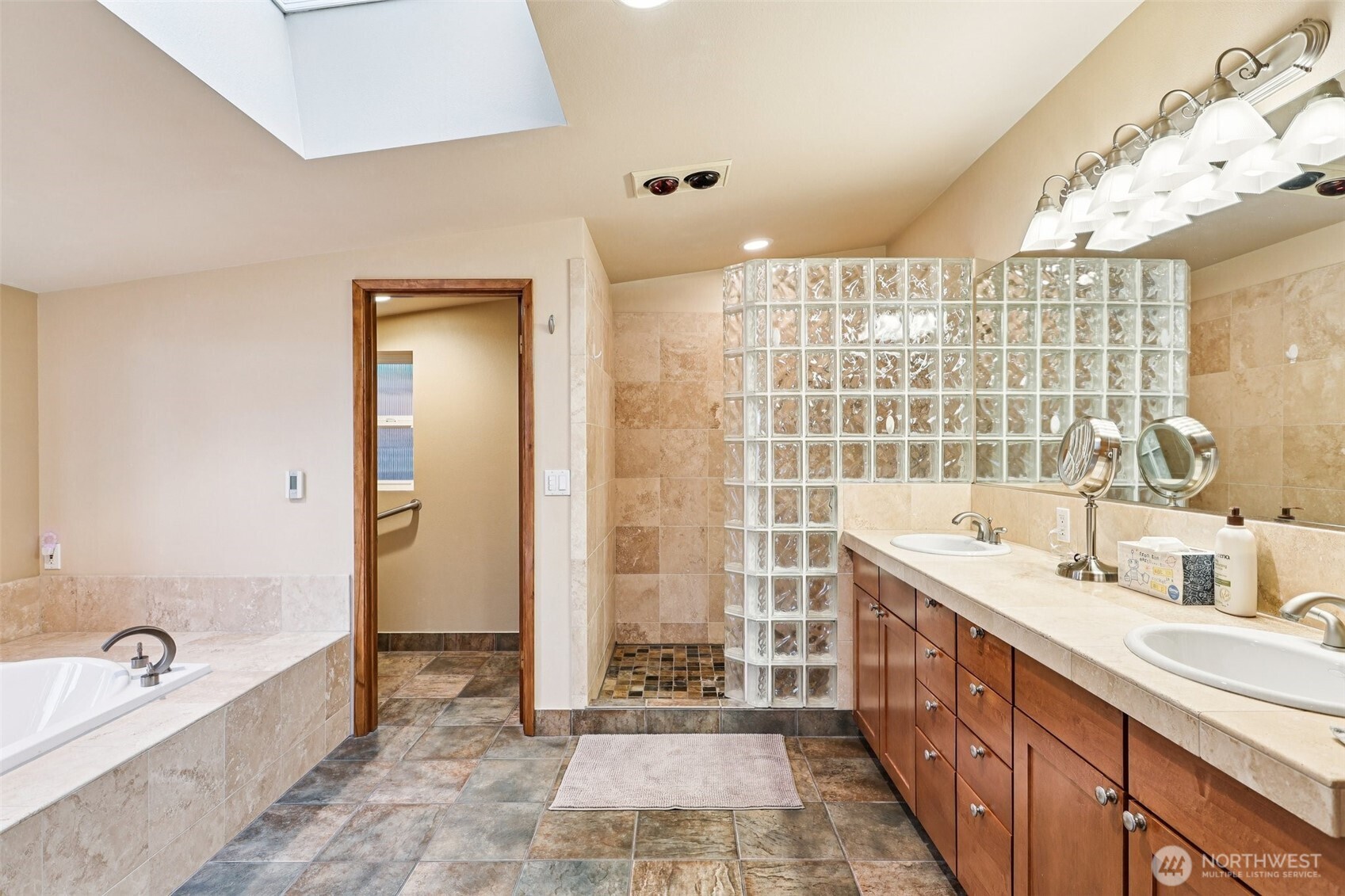 17340 Golden View Avenue , La Conner, WA 98257