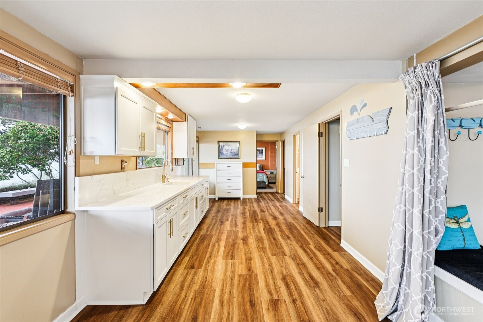 17340 Golden View Avenue , La Conner, WA 98257