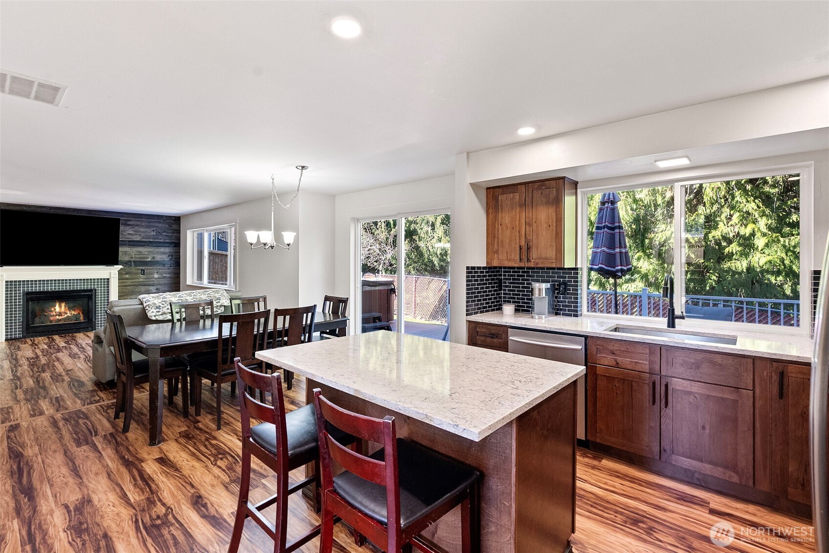 4844 NW Walgren Drive , Silverdale, WA 98383