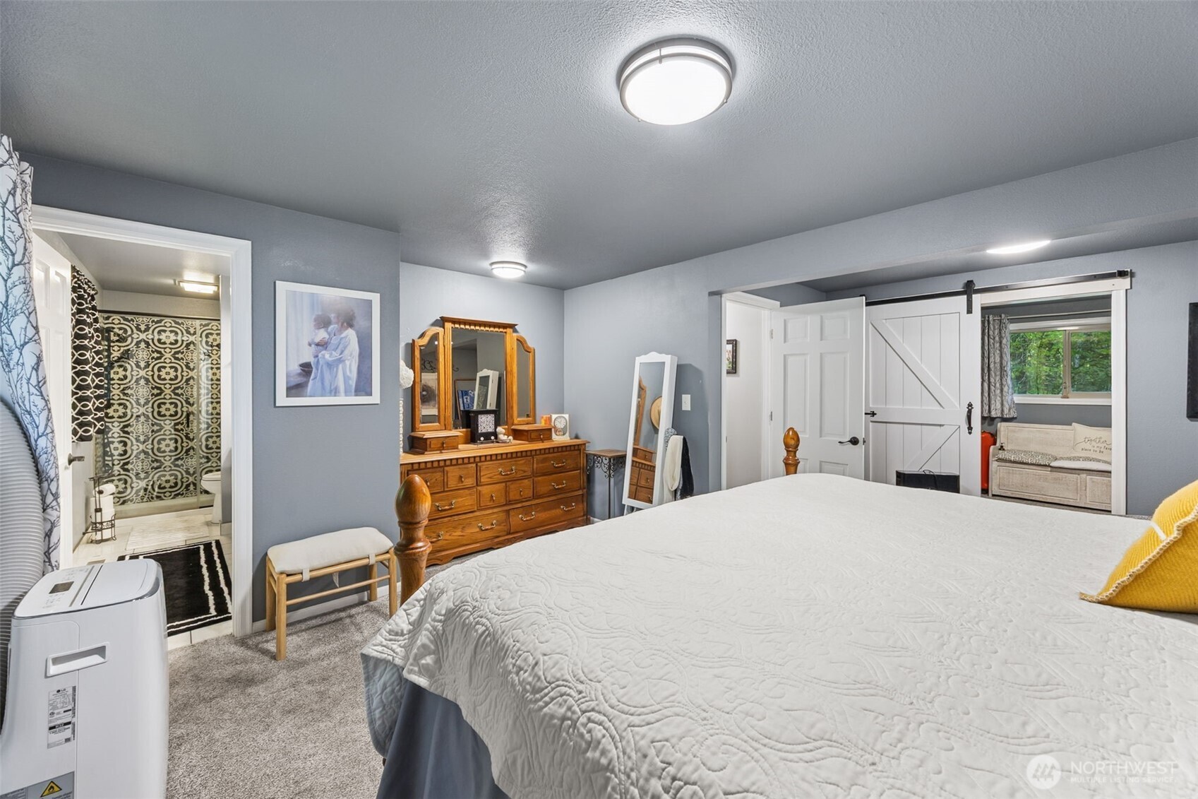 5700 Cooper Point Road NW, Olympia, WA 98502