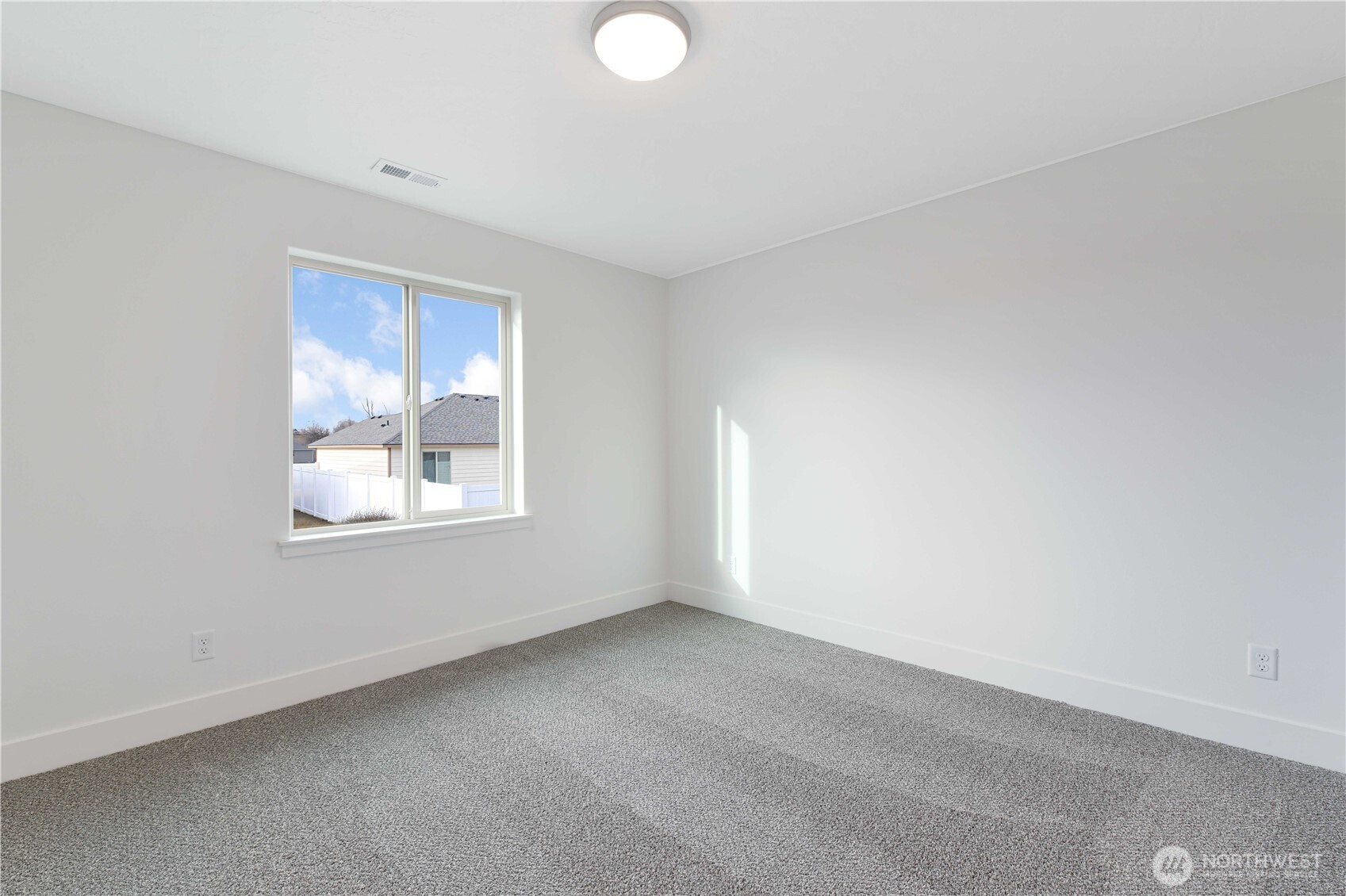 316 N Montana Street , Moses Lake, WA 98837