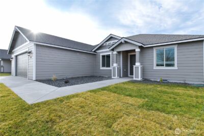 316 N Montana Street , Moses Lake, WA 98837 - Photo 2