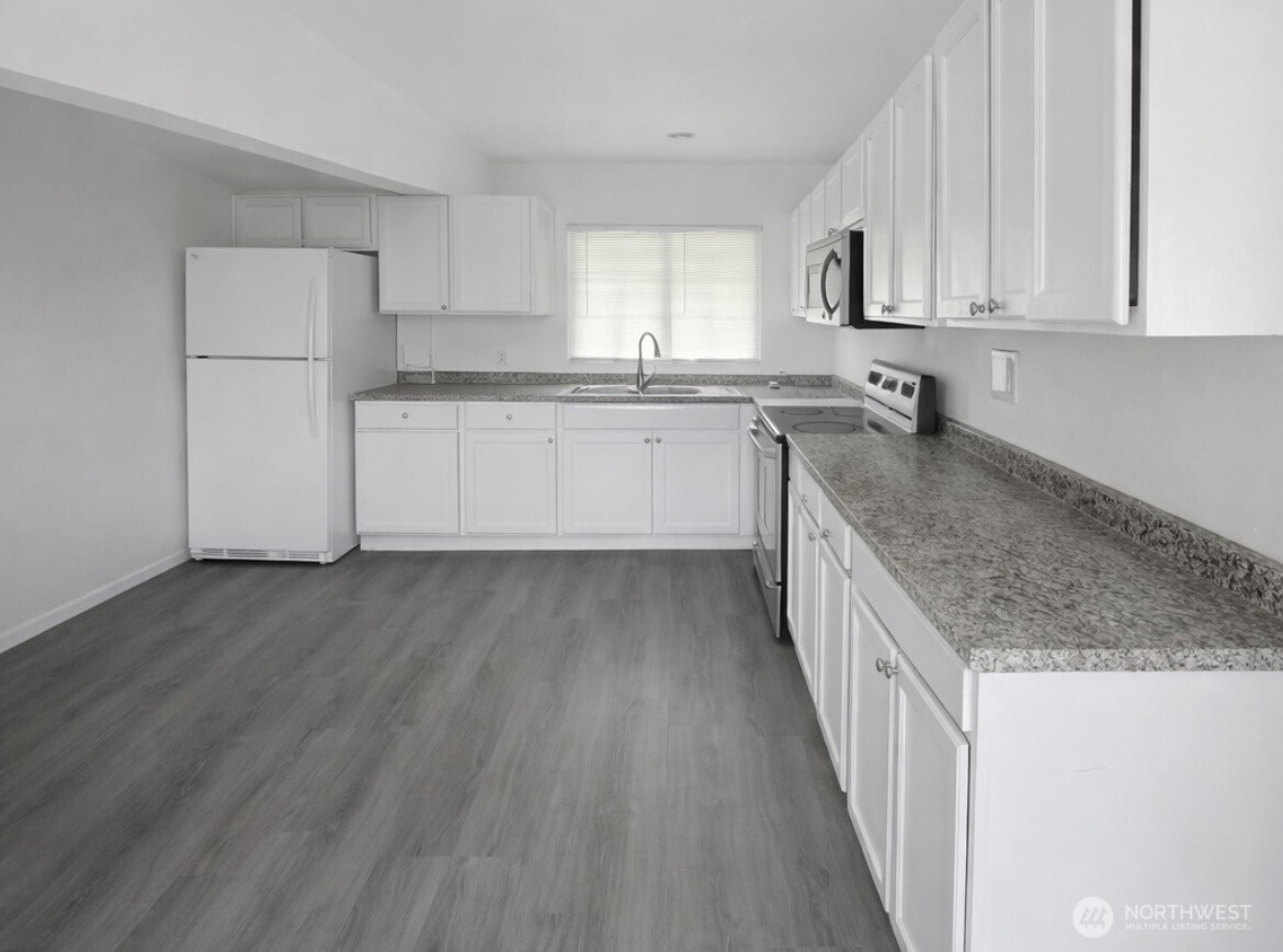 244 Emerson Avenue , Hoquiam, WA 98550