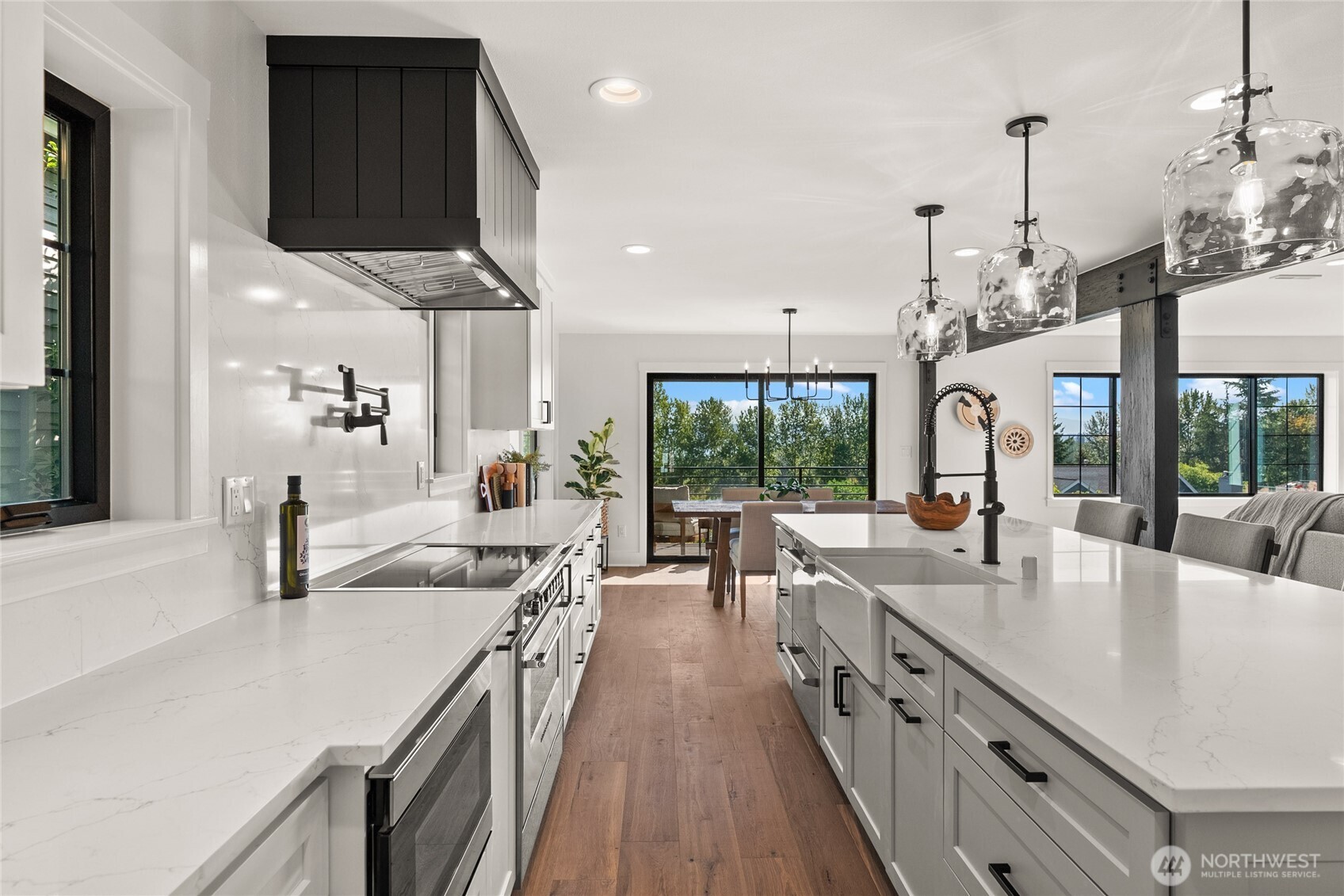 6917 57th Avenue NE, Seattle, WA 98115