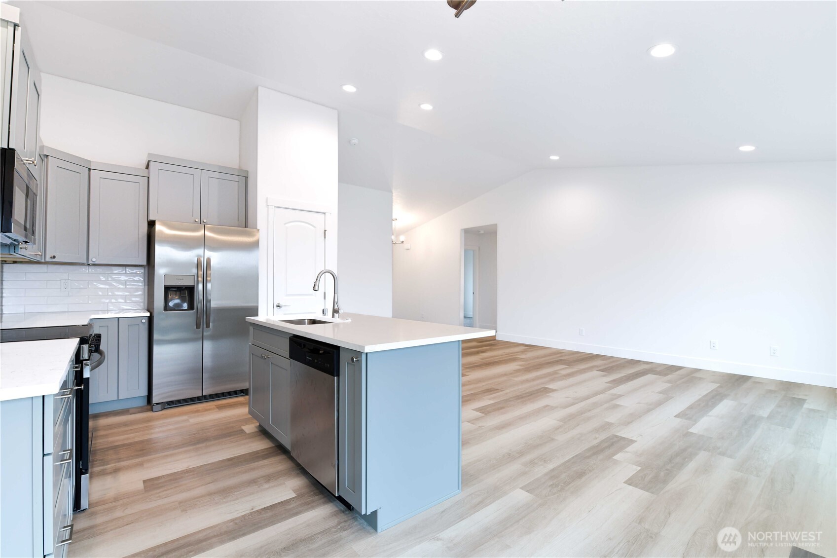 308 N Sandy Loop , Moses Lake, WA 98837