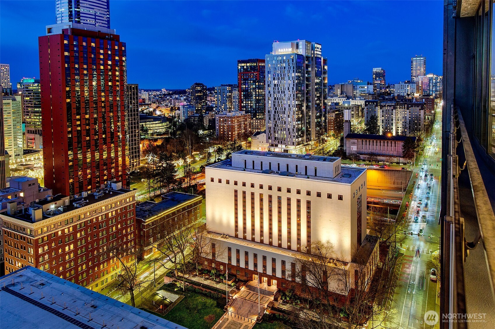 909 5th Avenue #2301, Seattle, WA 98164