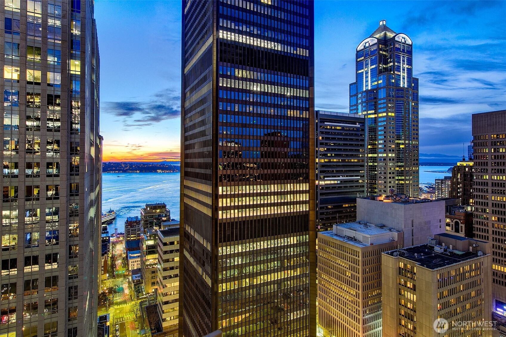 909 5th Avenue #2301, Seattle, WA 98164