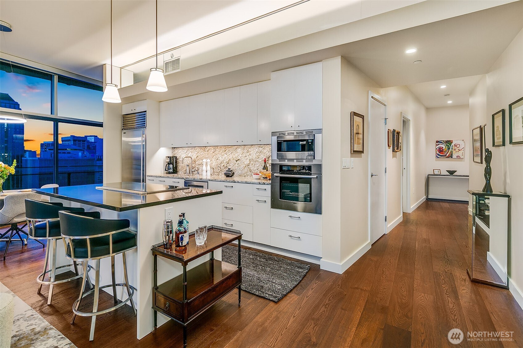 909 5th Avenue #2301, Seattle, WA 98164