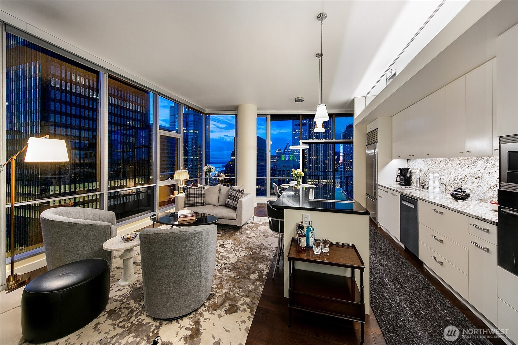 909 5th Avenue #2301, Seattle, WA 98164