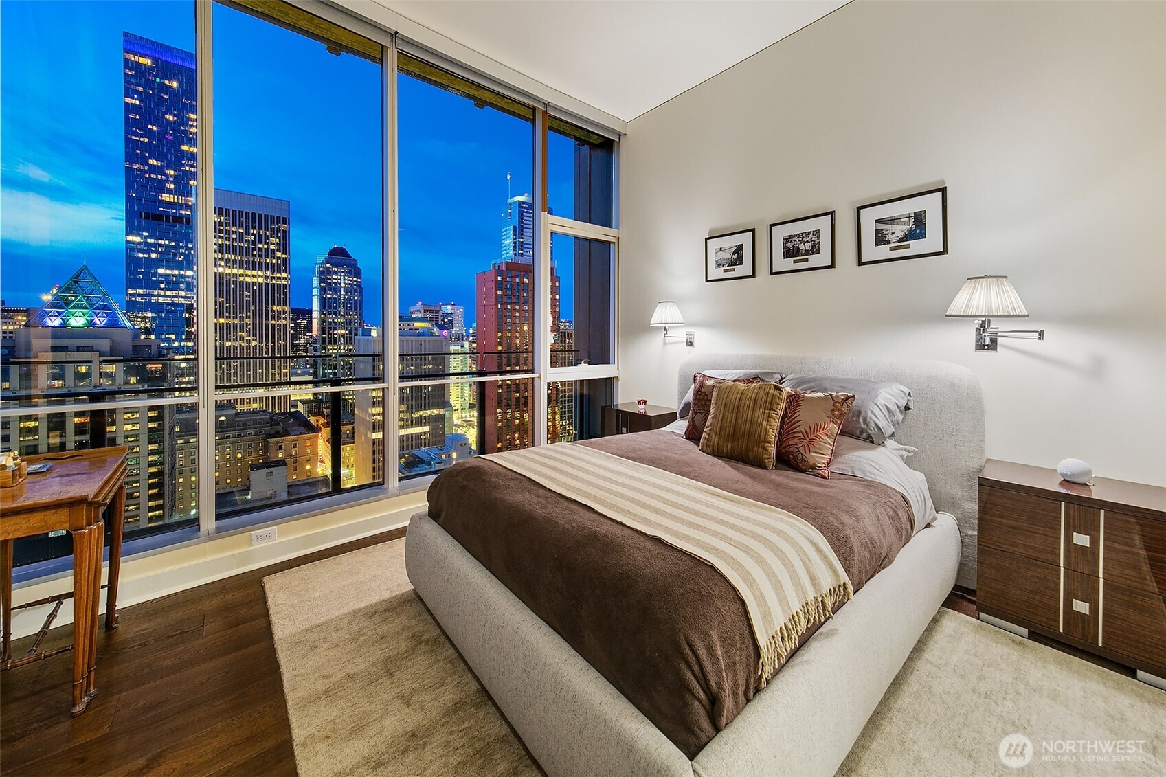 909 5th Avenue #2301, Seattle, WA 98164