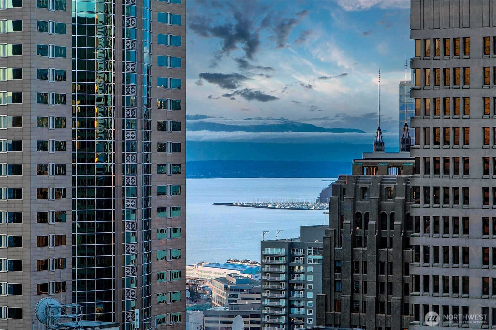 909 5th Avenue #2301, Seattle, WA 98164