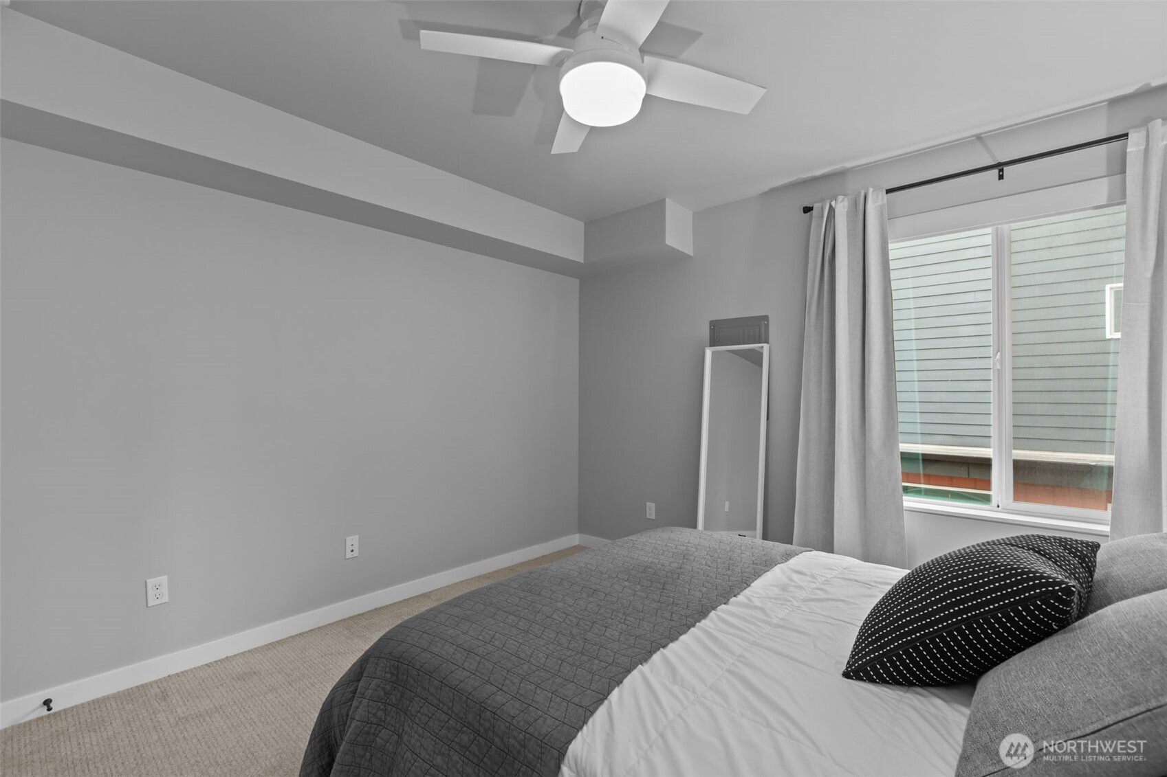 806 NW 50th Street #B, Seattle, WA 98107