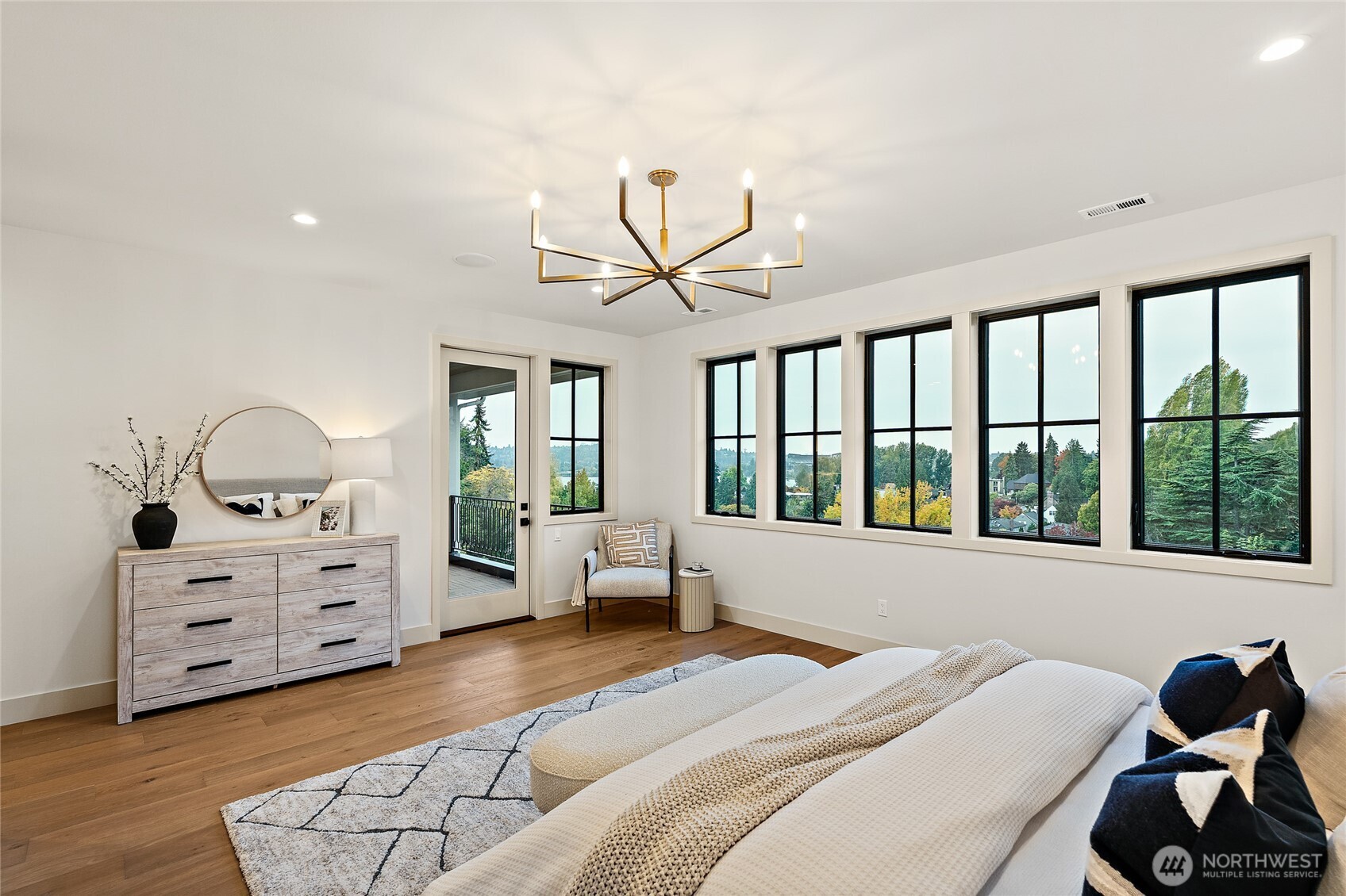 4103 43rd Avenue NE, Seattle, WA 98105