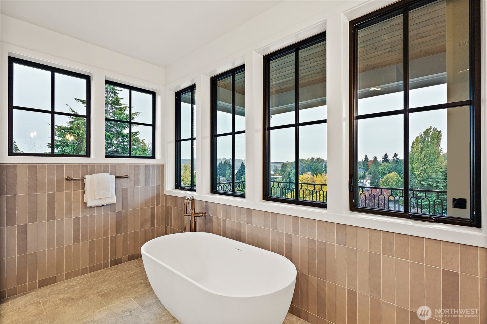 4103 43rd Avenue NE, Seattle, WA 98105