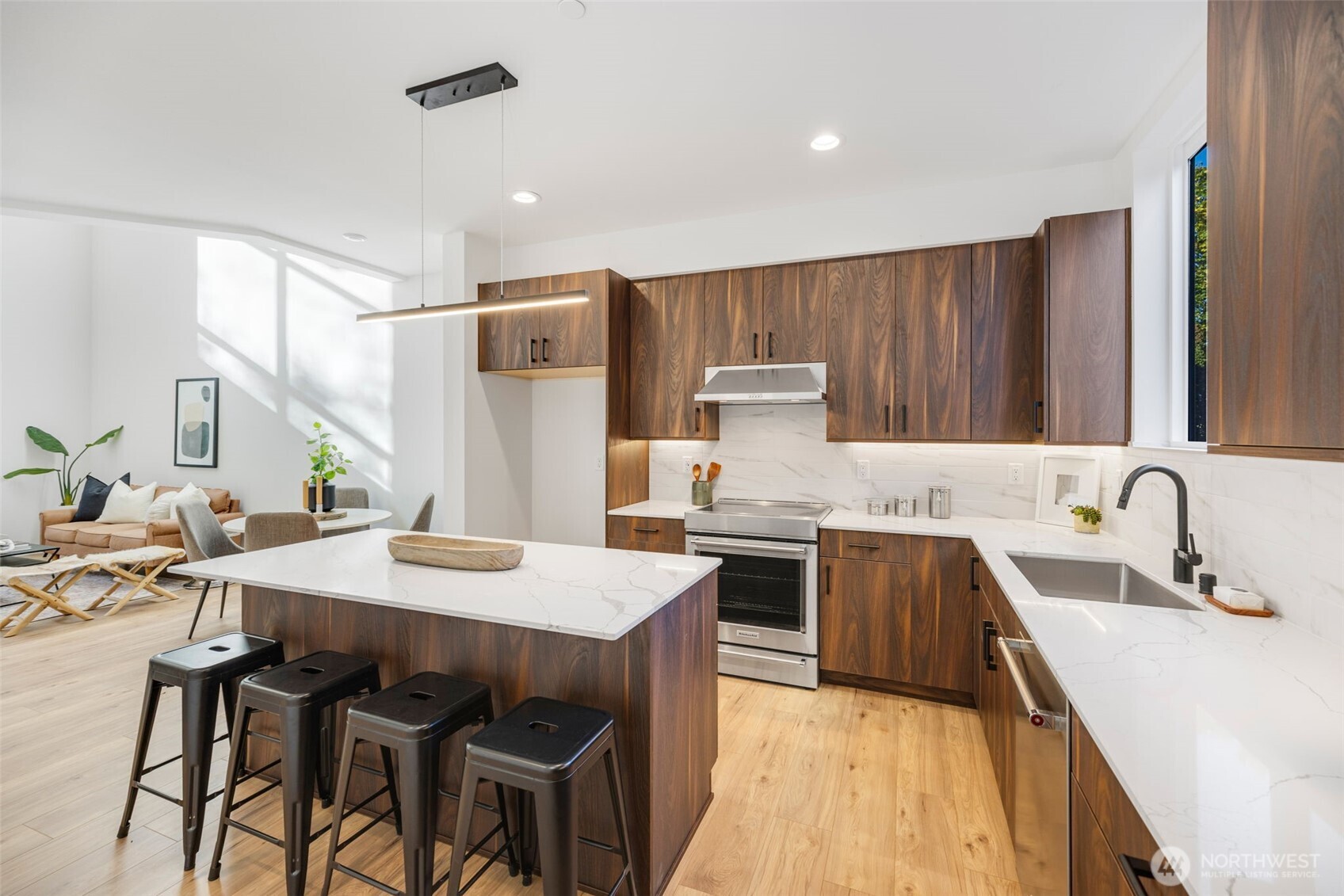 2110 1st Avenue N, Seattle, WA 98109