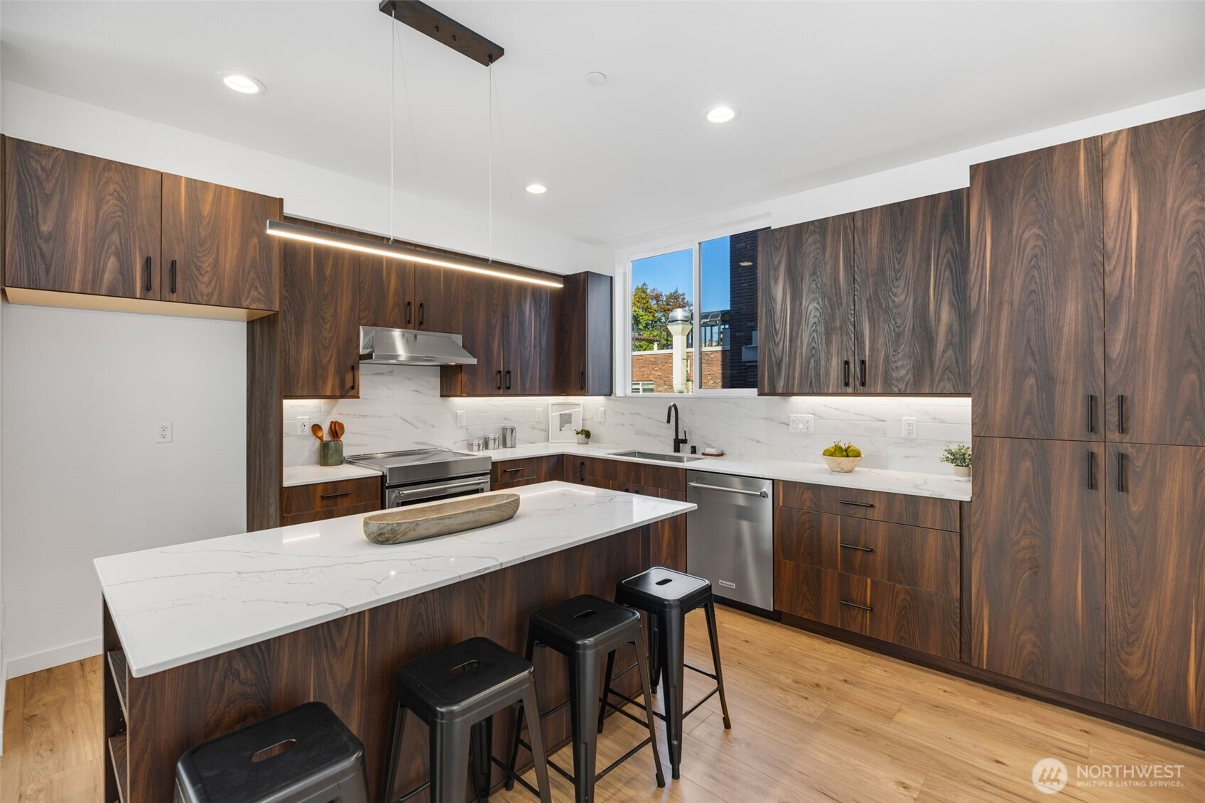 2110 1st Avenue N, Seattle, WA 98109