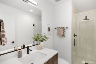 2110 1st Avenue N, Seattle, WA 98109 - Photo 18